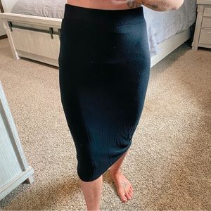 APT 9. Black Stretchy Midi Skirt Size Small